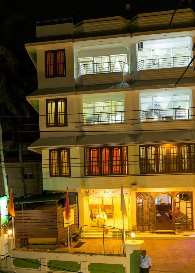 Surya Beach Resort Kovalam Buitenkant foto