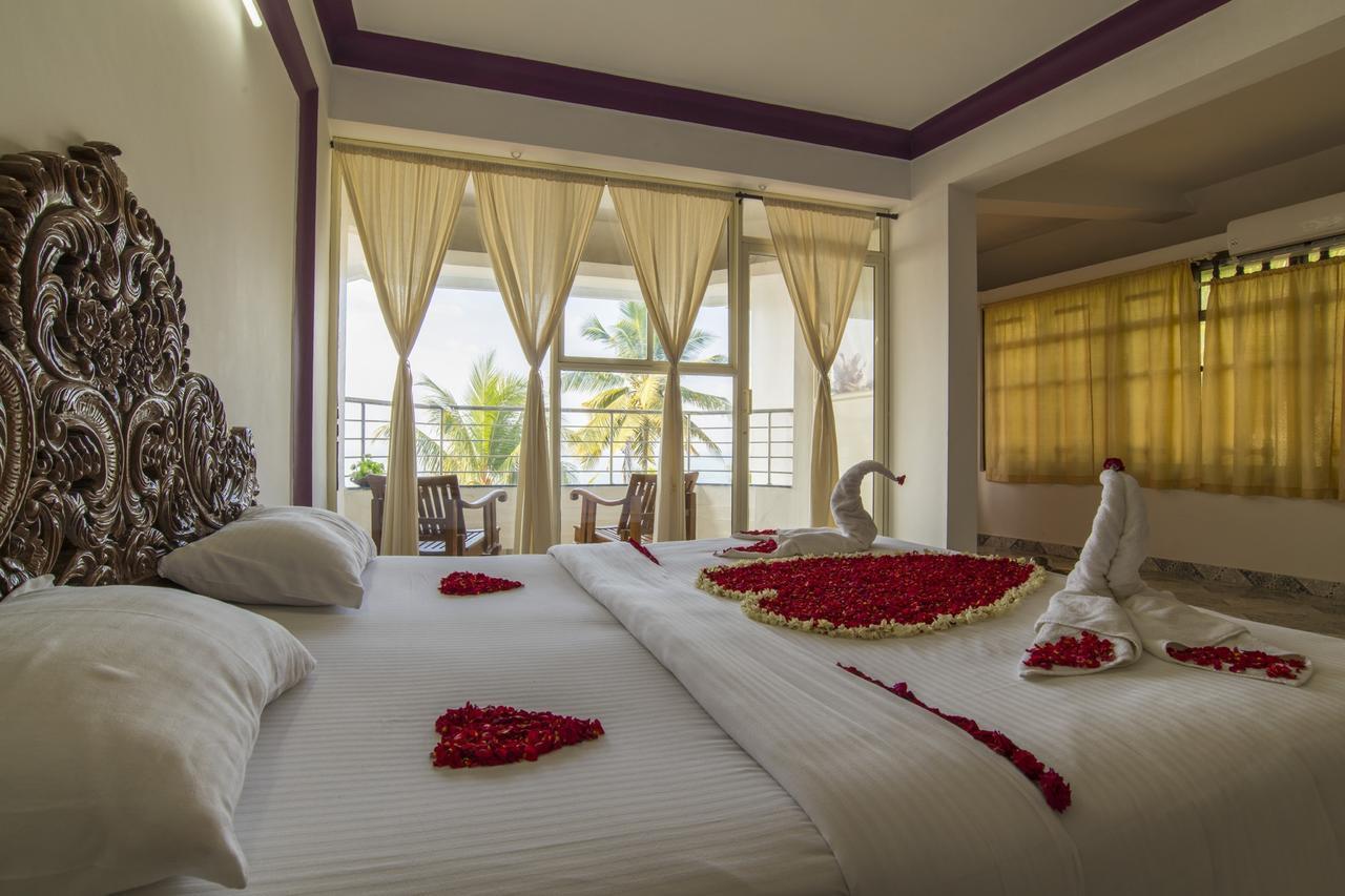 Surya Beach Resort Kovalam Buitenkant foto