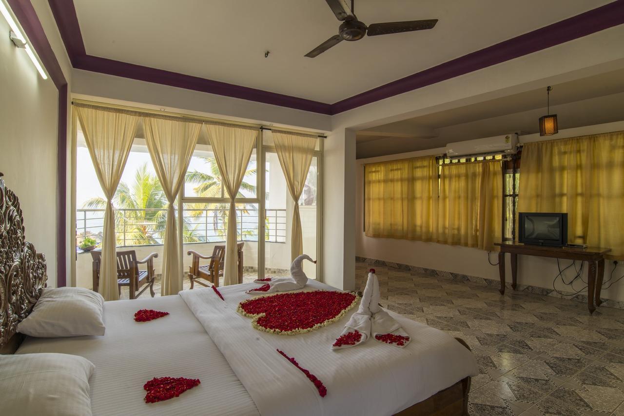 Surya Beach Resort Kovalam Buitenkant foto